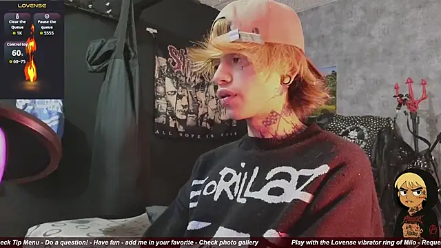 Snapshot of AcidMilo chatting on November 2025 10:08:02 PM AcidMilo online show from November 2025 10:08:02 PM