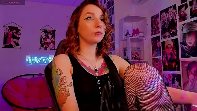 PrettyReckess online show from January 2025 12:02:01 PM