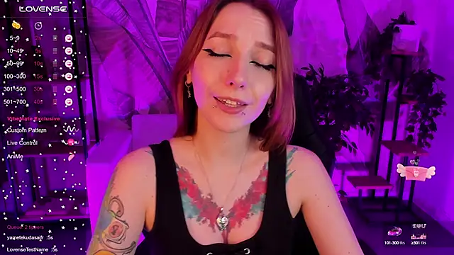 PrettyReckess online show from January 2025 01:41:01 PM