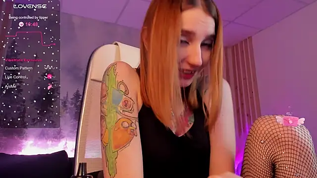 PrettyReckess online show from February 2025 01:33:02 PM