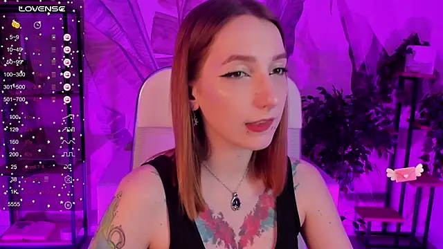 PrettyReckess online show from February 2025 11:33:01 AM