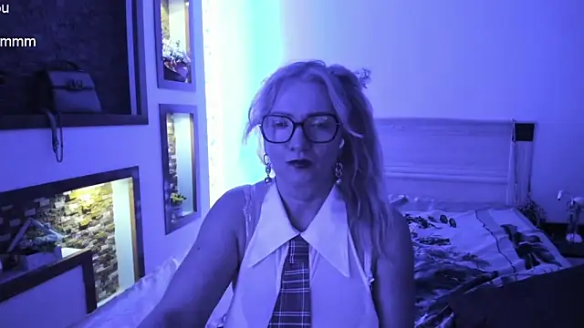 TrueFoxyyy online show from March 2025 06:11:01 PM