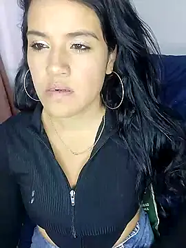 Snapshot of zhayra_rose chatting on January 2025 11:00:02 PM zhayra rose online show from January 2025 11:00:02 PM