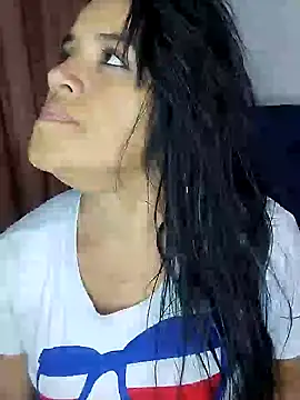 Snapshot of zhayra_rose chatting on January 2025 03:01:02 AM zhayra rose online show from January 2025 03:01:02 AM
