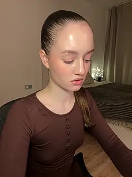 malyshhka online show from April 2026 10:18:01 PM