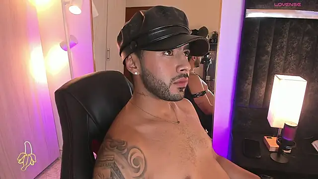 ItsMeEros online show from November 2025 11:31:01 PM