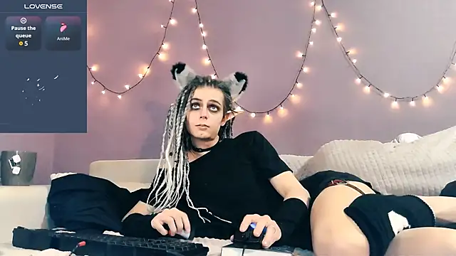 Littlepinkcat online show from February 2025 07:17:02 PM