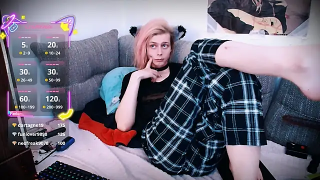 Littlepinkcat online show from October 2025 02:48:01 AM