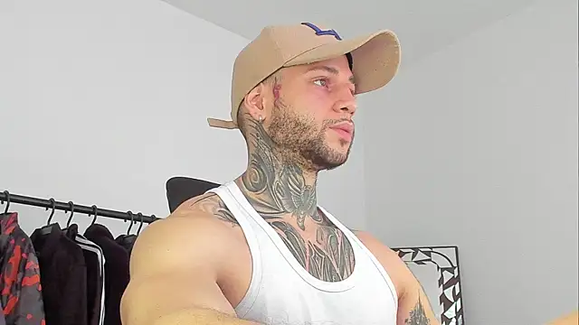  jamesleandros1 online show from November 2025 05:35:02 PM