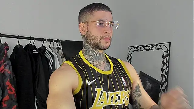  jamesleandros1 online show from November 2025 09:54:01 PM