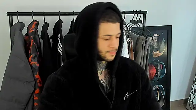  jamesleandros1 online show from December 2025 02:48:01 PM