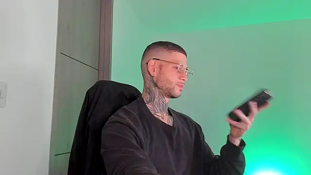  jamesleandros1 online show from March 2026 01:44:02 AM