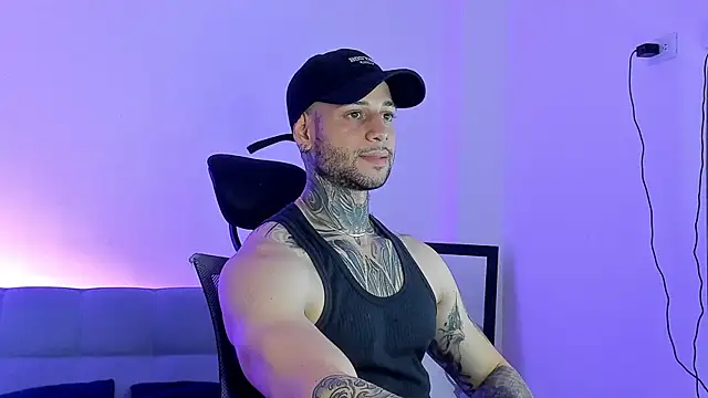 Snapshot of _jamesleandros1 chatting on June 2026 10:34:02 PM jamesleandros1 online show from June 2026 10:34:02 PM