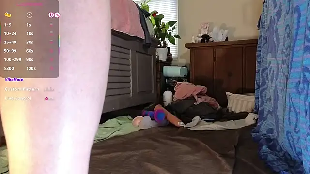 LoveSaraChristine online show from October 2025 06:12:01 PM