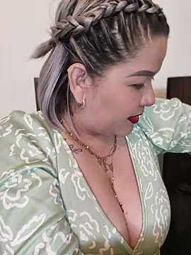 Snapshot of Dalessa_Bigtits chatting on July 2026 03:24:02 AM Dalessa Bigtits online show from July 2026 03:24:02 AM