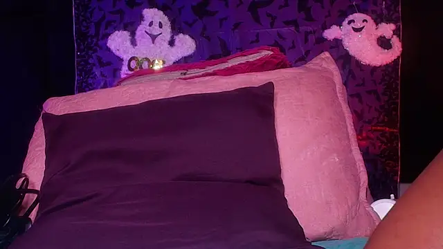 Snapshot of naomi_kyse chatting on October 2025 03:07:02 AM naomi kyse online show from October 2025 03:07:02 AM