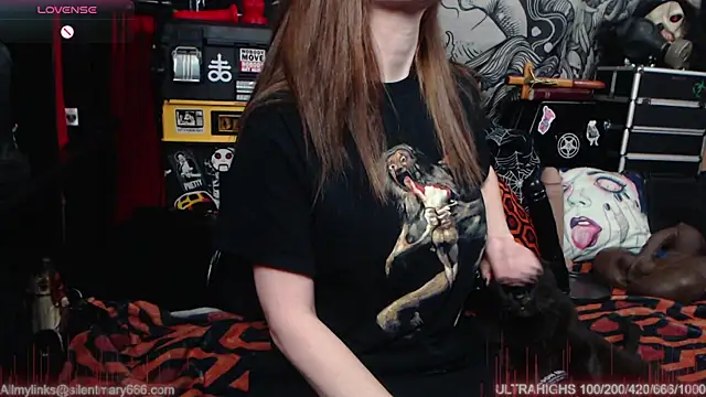 Snapshot of Silentmary chatting on February 2025 05:07:01 PM Silentmary online show from February 2025 05:07:01 PM