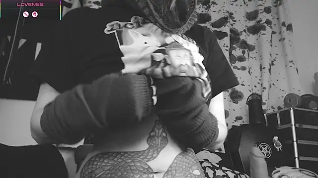 Silentmary online show from November 2025 01:10:01 PM