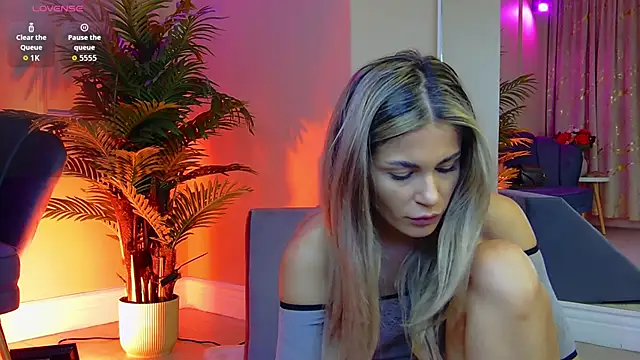 Snapshot of Avril_Cyrus chatting on October 2025 07:43:02 AM Avril Cyrus online show from October 2025 07:43:02 AM