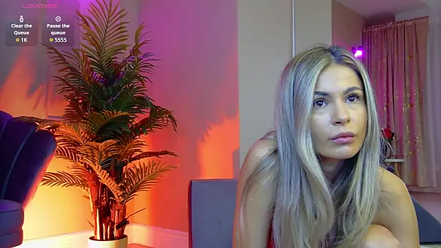 Snapshot of Avril_Cyrus chatting on November 2025 07:40:01 AM Avril Cyrus online show from November 2025 07:40:01 AM