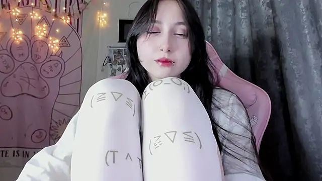 Holy420lolii online show from October 2025 08:29:01 PM