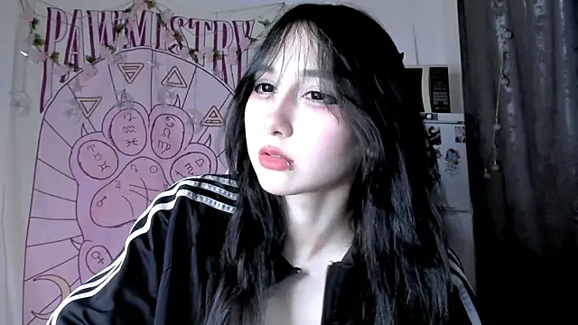 Holy420lolii online show from May 2026 05:18:01 PM