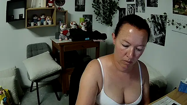 Snapshot of AnyaKrey@xh chatting on June 2026 12:09:02 PM AnyaKreyxh online show from June 2026 12:09:02 PM