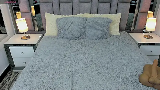 EMMAHILL1 online show from March 2025 07:32:01 PM