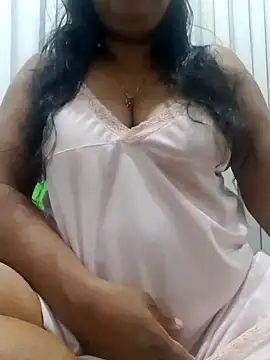 Snapshot of chubby_wife chatting on December 2024 05:44:01 PM chubby wife online show from December 2024 05:44:01 PM