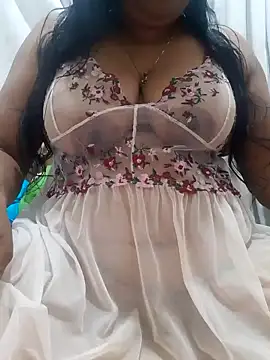 Snapshot of chubby_wife chatting on December 2024 06:15:02 PM chubby wife online show from December 2024 06:15:02 PM
