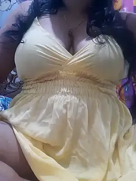 Snapshot of chubby_wife chatting on January 2025 01:14:01 PM chubby wife online show from January 2025 01:14:01 PM