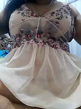 Snapshot of chubby_wife chatting on March 2025 07:07:02 PM chubby wife online show from March 2025 07:07:02 PM