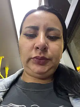 Abril Luv online show from February 2025 12:06:02 AM