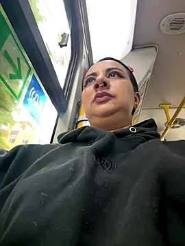 Abril Luv online show from January 2026 12:29:02 PM