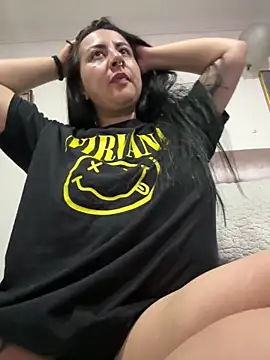 Abril Luv online show from April 2026 01:12:02 AM