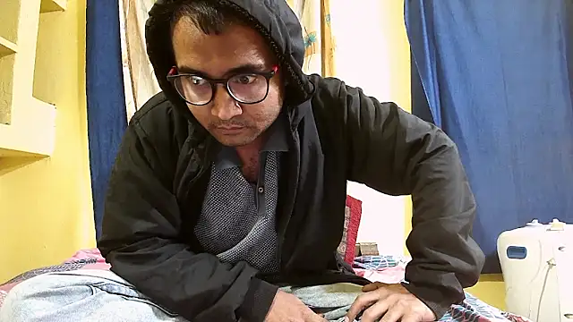 Cute boy2000 online show from December 2024 10:12:01 PM