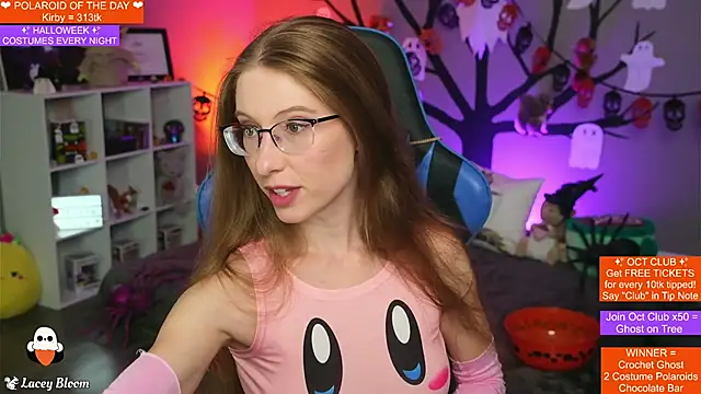 TheLaceyBloom online show from October 2025 01:20:02 AM