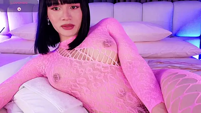 sweetieluna01 online show from November 2025 01:16:02 AM