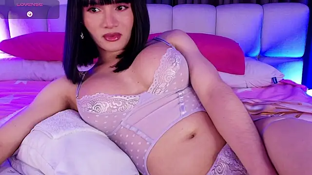 sweetieluna01 online show from February 2026 02:43:02 AM