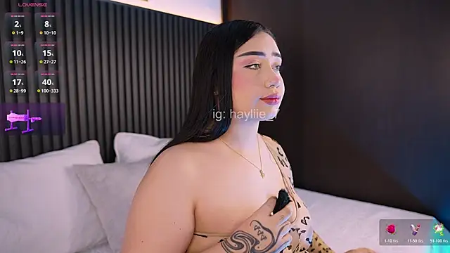Snapshot of haylie_ chatting on July 2026 05:32:01 AM haylie online show from July 2026 05:32:01 AM