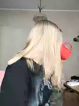 KrissSexi online show from February 2025 04:00:02 PM