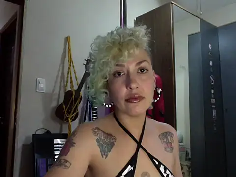 Snapshot of MariLouM chatting on July 2026 07:42:01 PM MariLouM online show from July 2026 07:42:01 PM