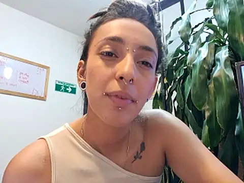 Snapshot of ORIANNA_BODMOD chatting on May 2026 04:50:01 AM ORIANNA BODMOD online show from May 2026 04:50:01 AM