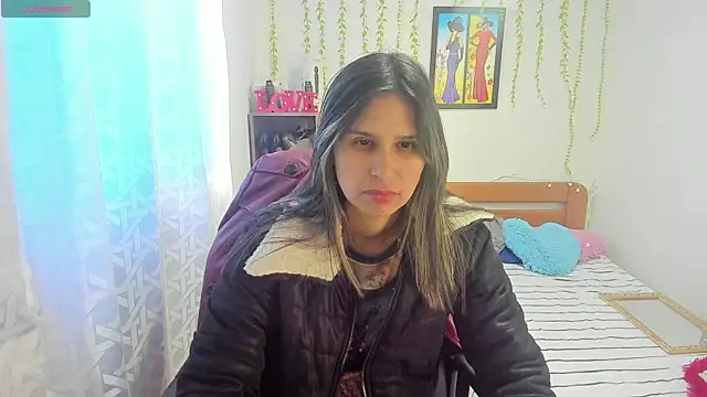 lauren ashlee online show from October 2025 02:43:02 PM