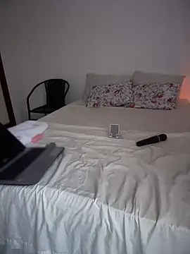 Insane Issa online show from February 2025 07:47:02 PM