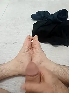 Hardapple01 online show from December 2024 07:58:02 PM