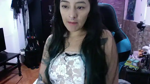 AngelaQueen  online show from October 2025 05:59:01 PM