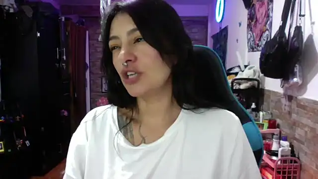 AngelaQueen  online show from January 2026 05:17:01 PM