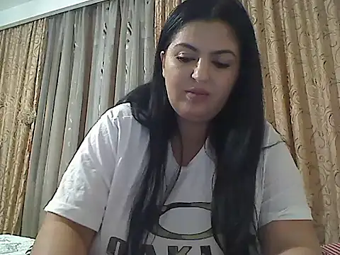 Snapshot of Ligia2024 chatting on October 2025 02:01:02 AM Ligia2024 online show from October 2025 02:01:02 AM
