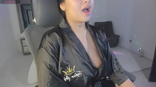 LunaBaker-1 online show from February 2025 10:09:01 PM